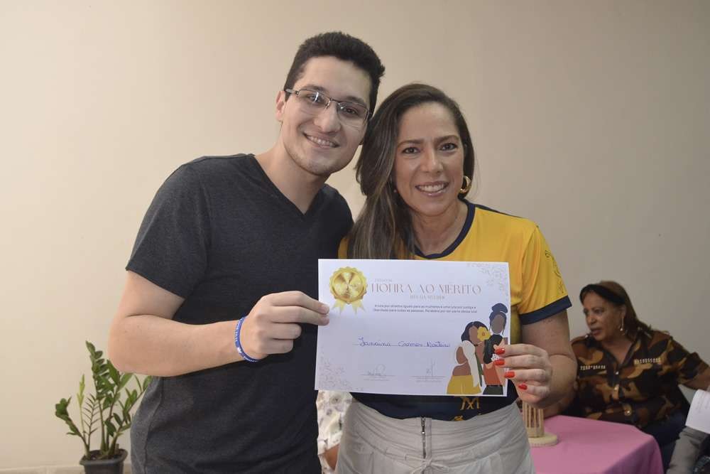 Confira as fotos: Deputado Joaquim Roriz Neto entrega certificados para mulheres de Santa Maria