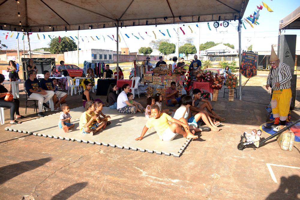 Feira de Arte e Cultura Popular leva música, poesia e apresentações culturais para a comunidade de Santa Maria