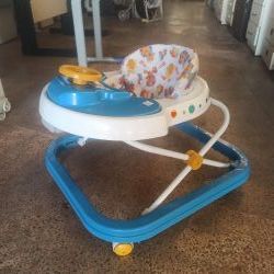 Andador infantil com regulagem de altura novo